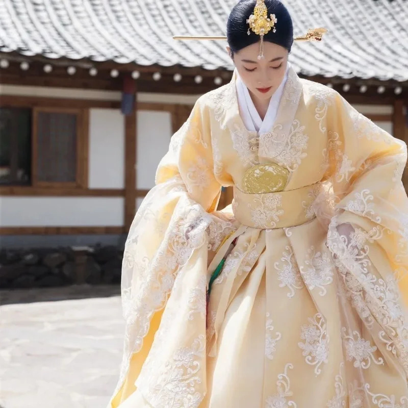 Żółte Koreańskie Ubrania Damsk – Hanbok Modern Set recenzja i cena