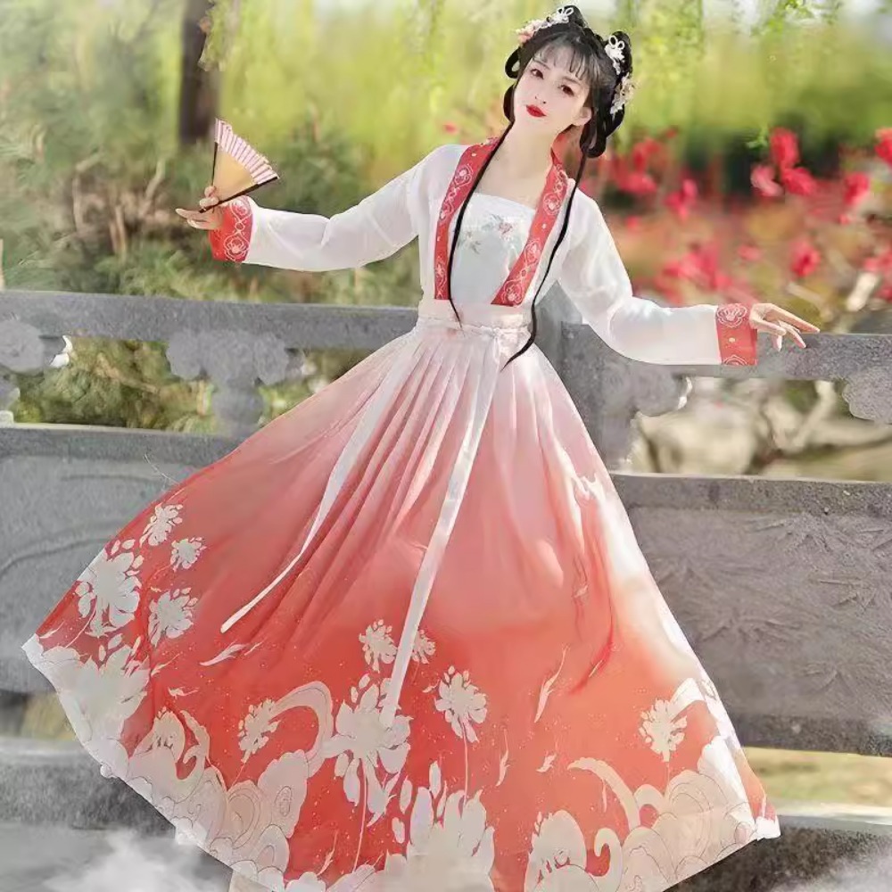 Moda w stylu etnicznym Party D – Ethnic Dress Fashion Show recenzja i cena